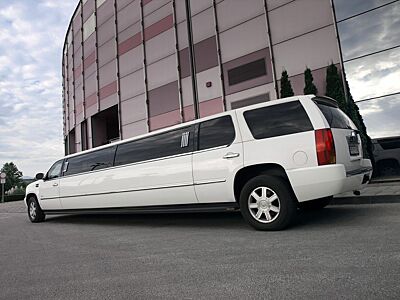 Cadillac Escalade 180-inch Stretch by Krystal 15-pax