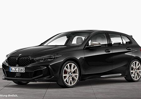 BMW M135i xDrive Hatch Sportpaket Head-Up Harman Kar