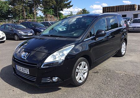 Peugeot 5008 Platinum. 7 SITZER