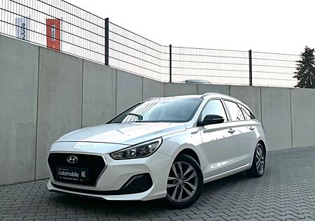 Hyundai i30 cw Select/Klima/Parksensor/Kamera/SR+WR