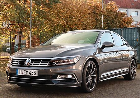 VW Passat Volkswagen 2.0 TDI DSG Hi.Line R-LINE StandheizACC