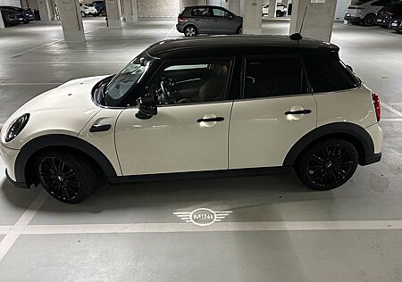 Mini Cooper Classic Trim + Premium Extra Paket