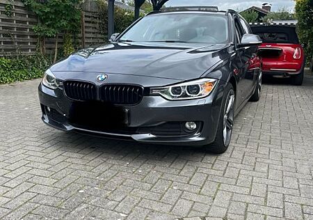 BMW 318d Touring F31 Automatik Panorama Gepflegt
