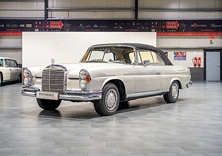 Mercedes-Benz 280 W111 Cabriolet 280SE