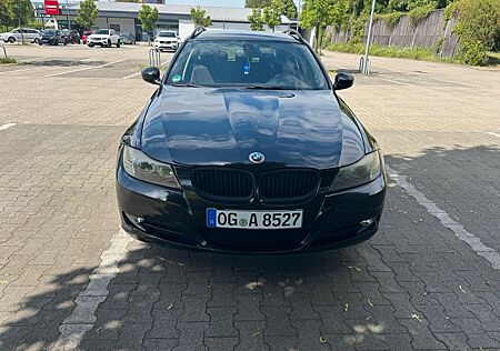 BMW 320i Touring -