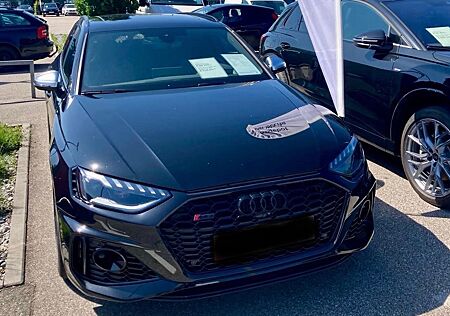 Audi RS4 Avant 2.9 TFSI quat. Matrix Pano B&O Massage