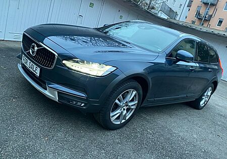 Volvo V90 Cross Country PRO * SERVICE NEU*1.HAND*