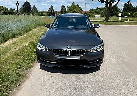 BMW 320d xDrive Touring Advantage