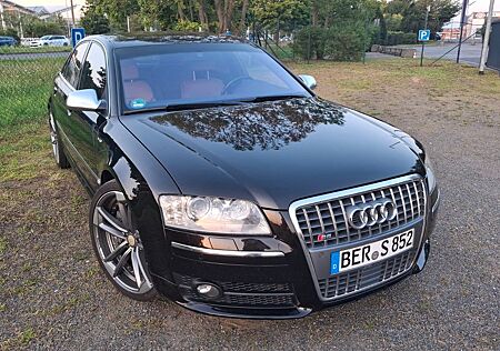 Audi S8 5.2 tiptronic quattro -