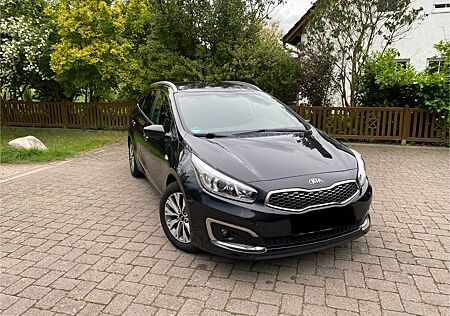 Kia Cee'd Sportswagon 1.6 GDI Dream-Team Edition...