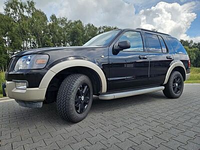 Ford Explorer 4.6 V8 | 7-Sitzer | Gepflegt