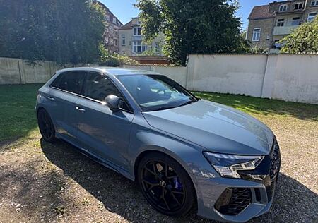 Audi RS3 Sportback quattro/Garantie bis 2027/290kmh/B&O