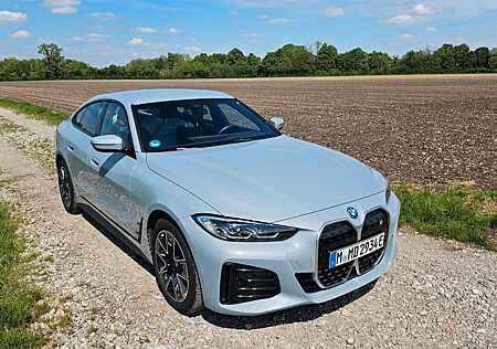 BMW i4 eDrive35 M Sport - TOP Zustand, AHK