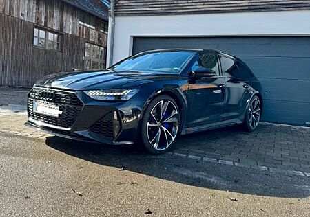 Audi RS6 4.0 TFSI Matrix/Keramik/305 km/h,/Sound
