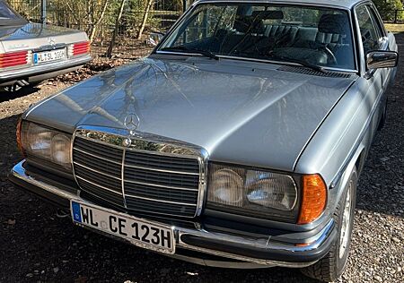 Mercedes-Benz 230 CE