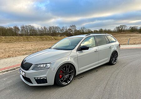 Skoda Octavia 2.0 TSI DSG RS 230 Combi RS top gepflegt