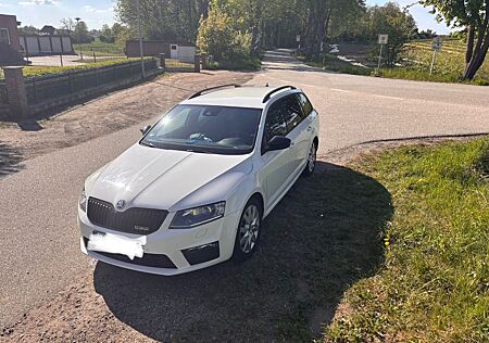 Skoda Octavia 2.0 TDI DSG RS Combi RS