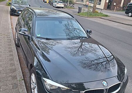 BMW 320d Touring Advantage Advantage