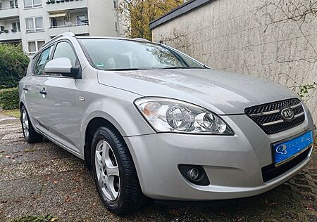 Kia Cee'd Sportswagon gebraucht kaufen Kia Cee'd Sportswagon 1.6 CVVT Spirit Sporty Wag...
