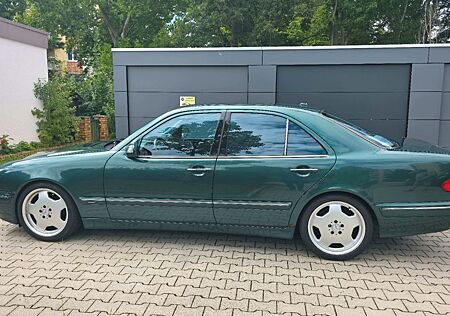 Mercedes-Benz E 240 AVANTGARDE Avantgarde