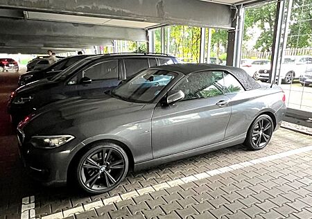 BMW 220i Cabrio Sport Line Sport Line