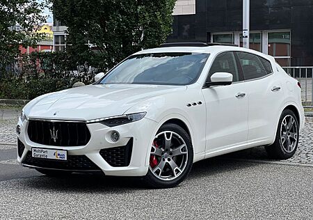 Maserati Levante Q4//PANORAMA//*CARBON PAKET*