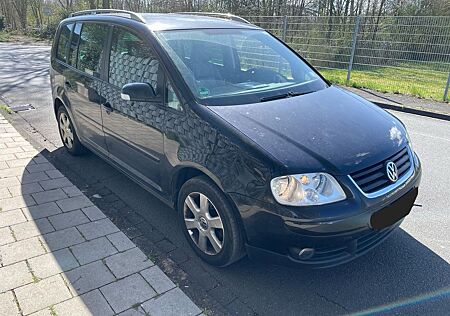 VW Touran Volkswagen 2.0 TDI 103kW DSG Highline Highline
