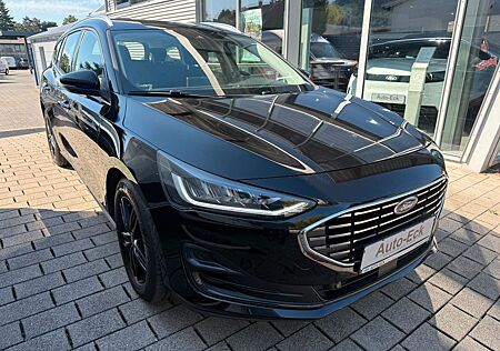 Ford Focus Turnier Titanium RFK*Sitzh.*Lenkradh.*PDC*