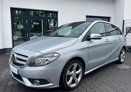 Mercedes-Benz B 180 B CDI Sport PaketPanorama- Kamera-Navi