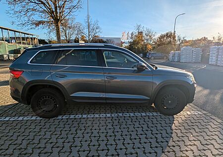 Skoda Kodiaq 2.0 TDI 7-Sitzer LED NAV Panoramad. ACC