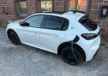 Peugeot 208 -E GT Pack - sehr guter Zustand u. Ausstattun