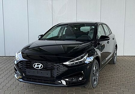 Hyundai i30 GO 1.5 DPI / Sitz + Lenkradh./ LED / Navi /