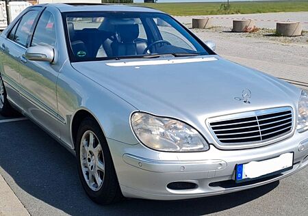 Mercedes-Benz S 320 -W220