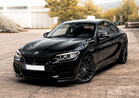 BMW M235i - Alcantara - Handschalter