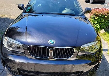BMW 118i Cabrio /Klima /E- Dach/Leder/ 1. Hand