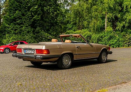 Mercedes-Benz SL 380 R107 Cabrio