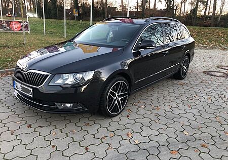 Skoda Superb 2.0 TDI DSG Exclusive Combi Exclusive