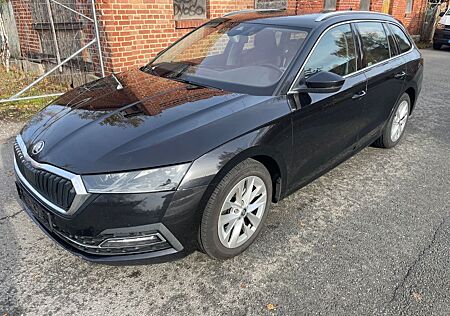 Skoda Octavia 2,0 TDI Combi Style / LED