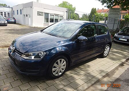 VW Golf Volkswagen VII Lim. Trendline BMT*Navi*Fb