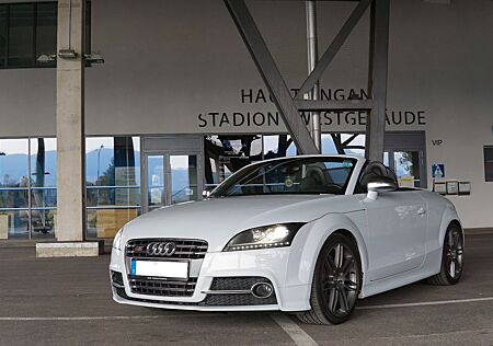Audi TTS Roadster 8J *R8 Sonderlackierung SUZUAGRAU*
