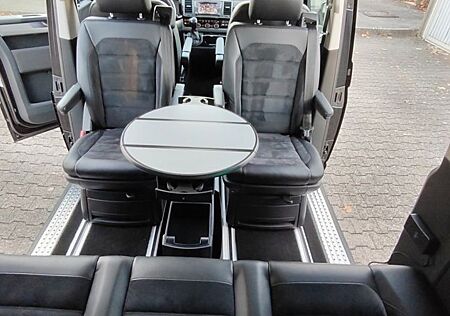 VW T6 Multivan Volkswagen Voll, LED 3x el. Türen Top Zustand