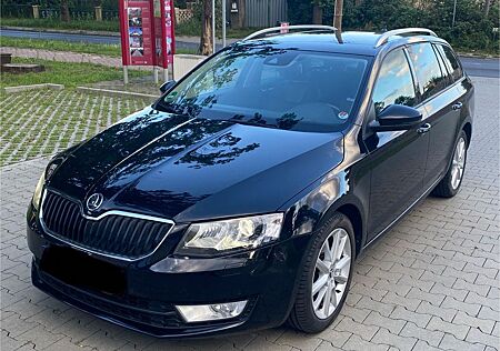 Skoda Octavia 2.0 TDI DSG Leder Navi Xenonscheinwerfer