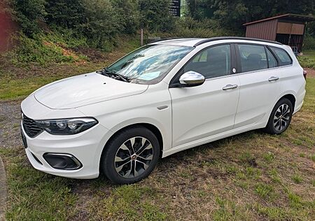 Fiat Tipo 1.4 T-Jet MIRROR