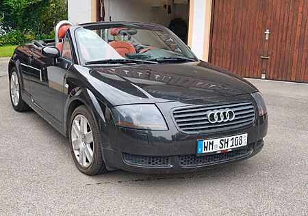 Audi TT Roadster 1.8T quattro 165 kW -