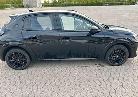 Peugeot e-208 136 GT GT