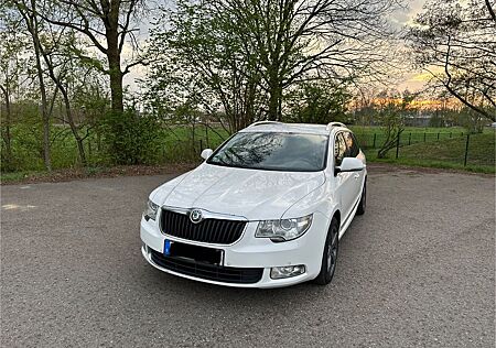 Skoda Superb 2.0 TDI 125kW DSG Getriebe - Gutes Auto!