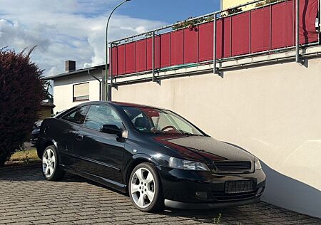Opel Astra Coupé 2.2 16V BERTONE