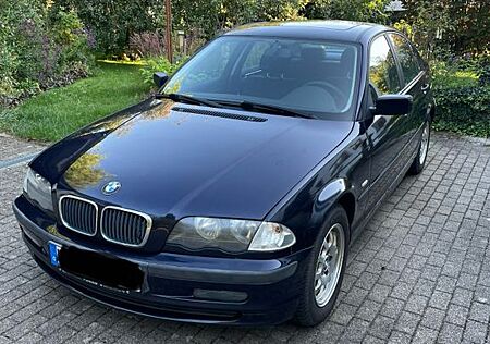 BMW 318i -