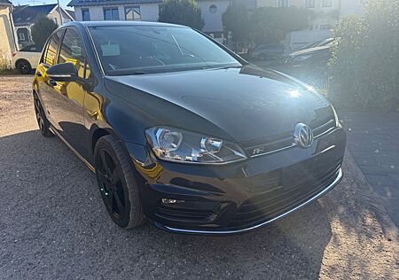 VW Golf Volkswagen VII Lim. Highline BMT R-LINE