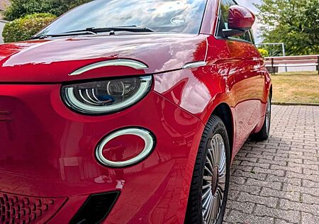 Fiat 500E (RED) 42 kWh GARANTIE bis 06 2028